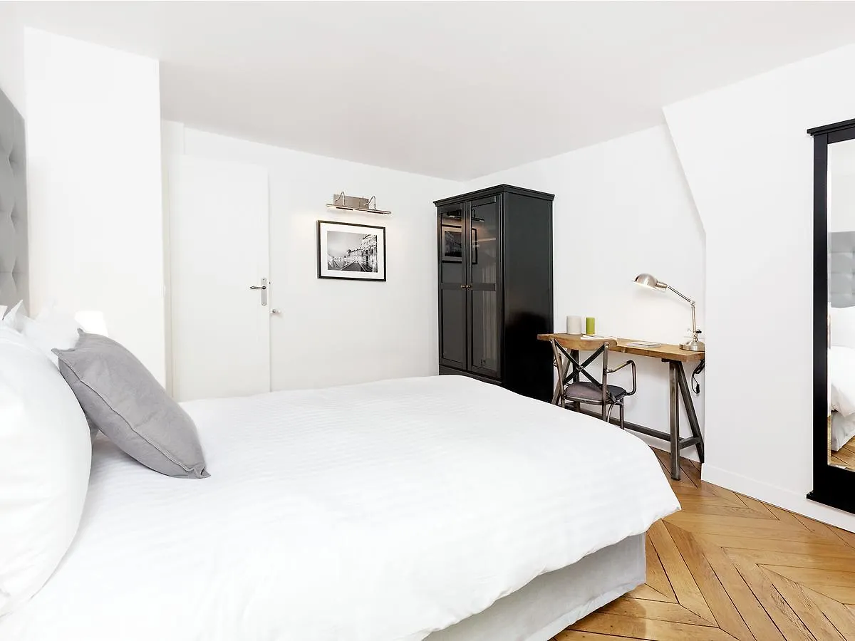 Livinparis - Luxury 4 Bedrooms Opera Lafayette II