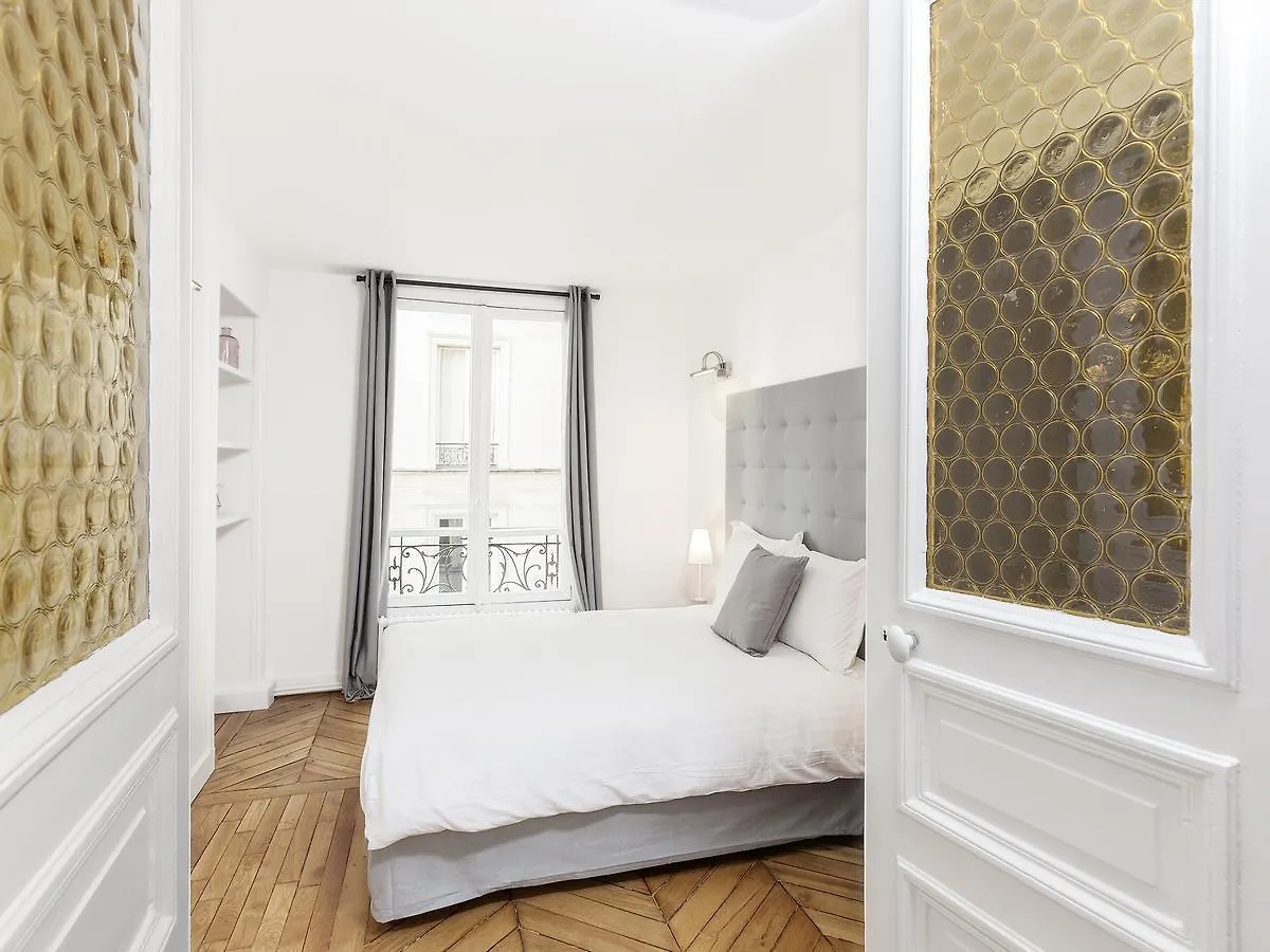 Livinparis - Luxury 4 Bedrooms Opera Lafayette II